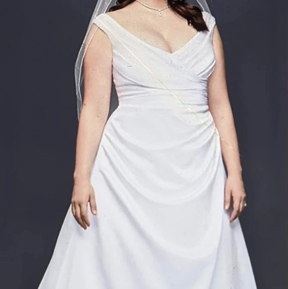 Wedding Dress - Picture 3 of 6